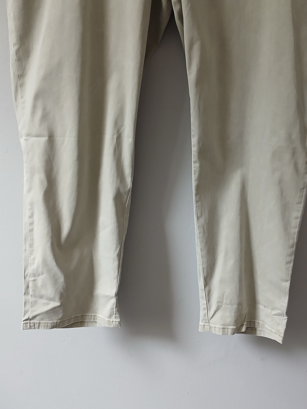 Tommy Bahama Men's Size 48 x 30 Boracay Chino 5 Pocket Flat Front Khaki Pants - Picture 5 of 15